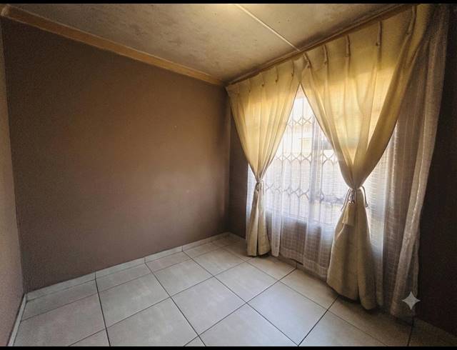 3 BEDROOM HOUSE FOR SALE IN VANDERBIJLPARK CE 4